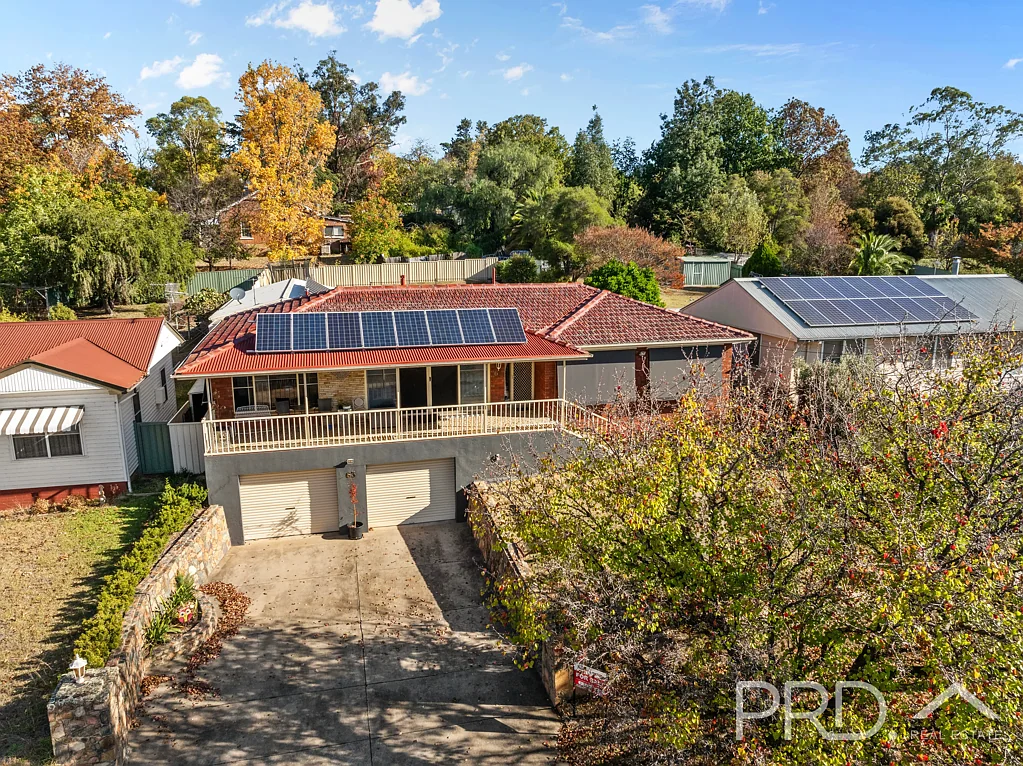 Adelong 4房  Four Bedroom Family Entertainer!