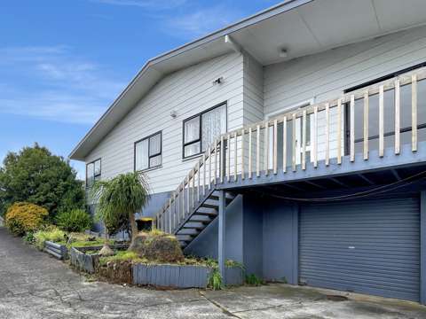 MANUREWA  3 bedroom house