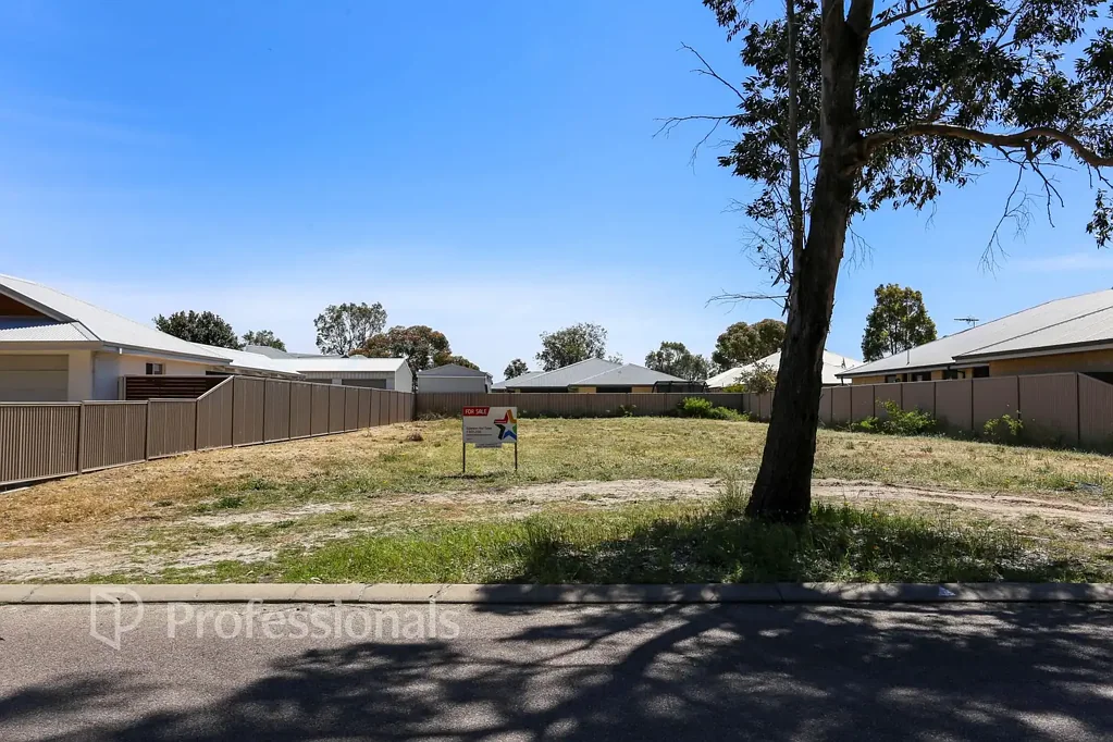 21 Hood Way, Castletown, WA 6450