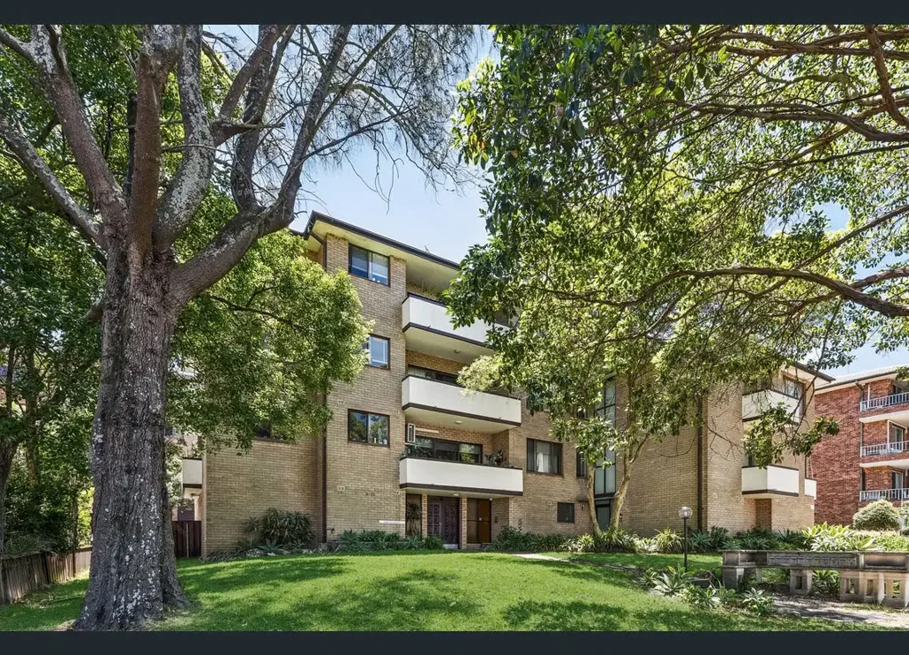 Spacious 2-Bedroom Apartment in a Prime Carlton Location
