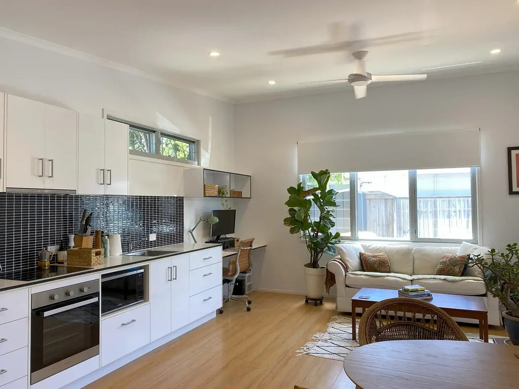 One-bedroom flat in beachside Suffolk