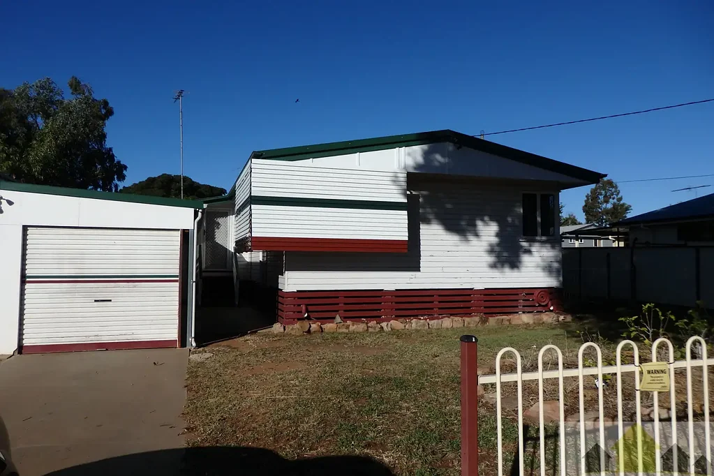 Blackwater 3બેડરૂમ 3 Bedroom home with 2 Garden Sheds