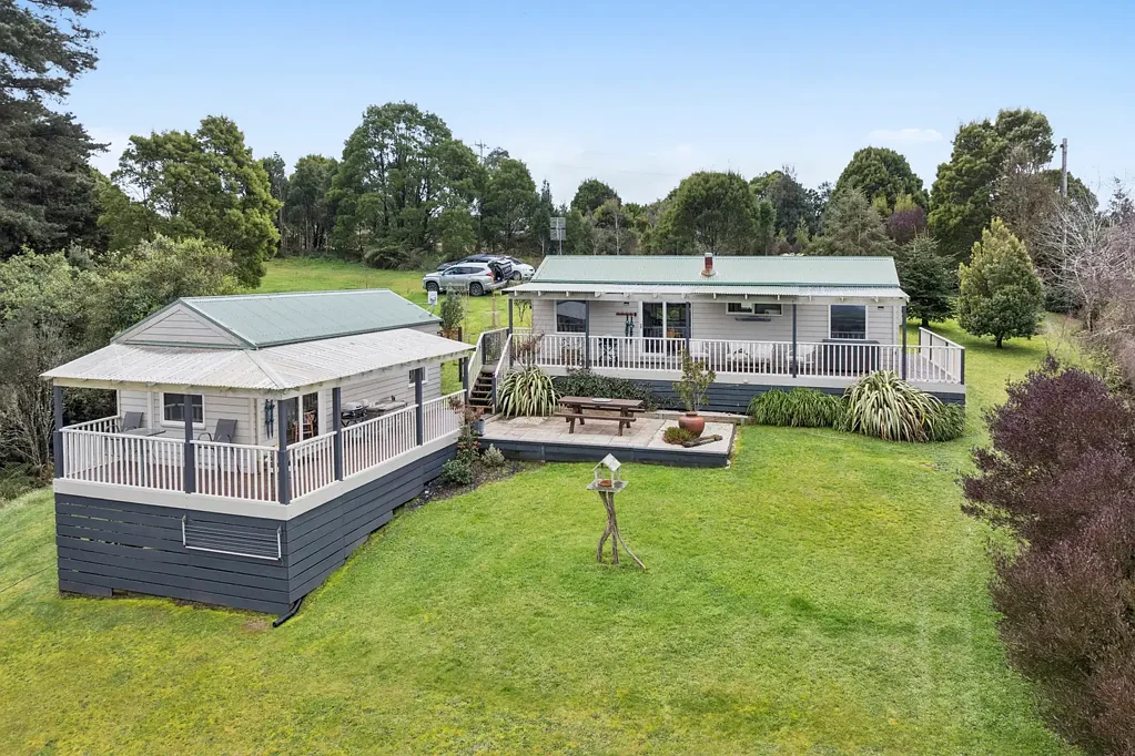 17 Gardner Street, Beech Forest, VIC 3237