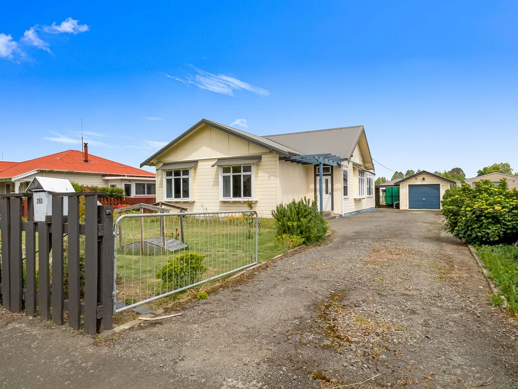 Dannevirke 4房  A Solid Dannevirke Home With Endless Potential