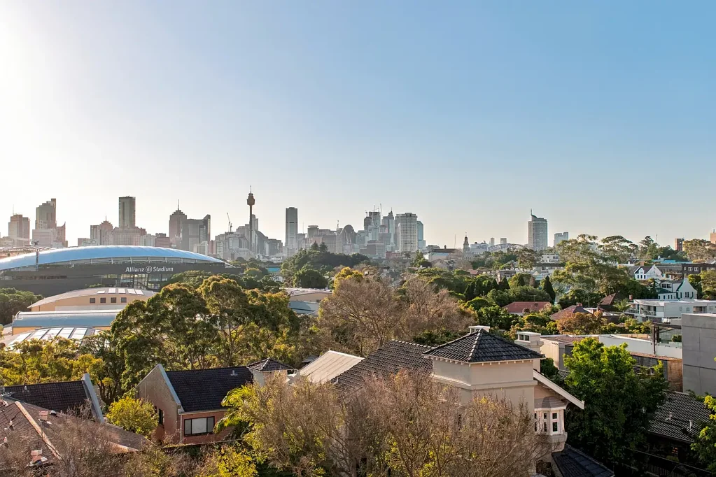 Stylishly Renovated Apartment with Spectacular Stadium & Harbour Bridge Views