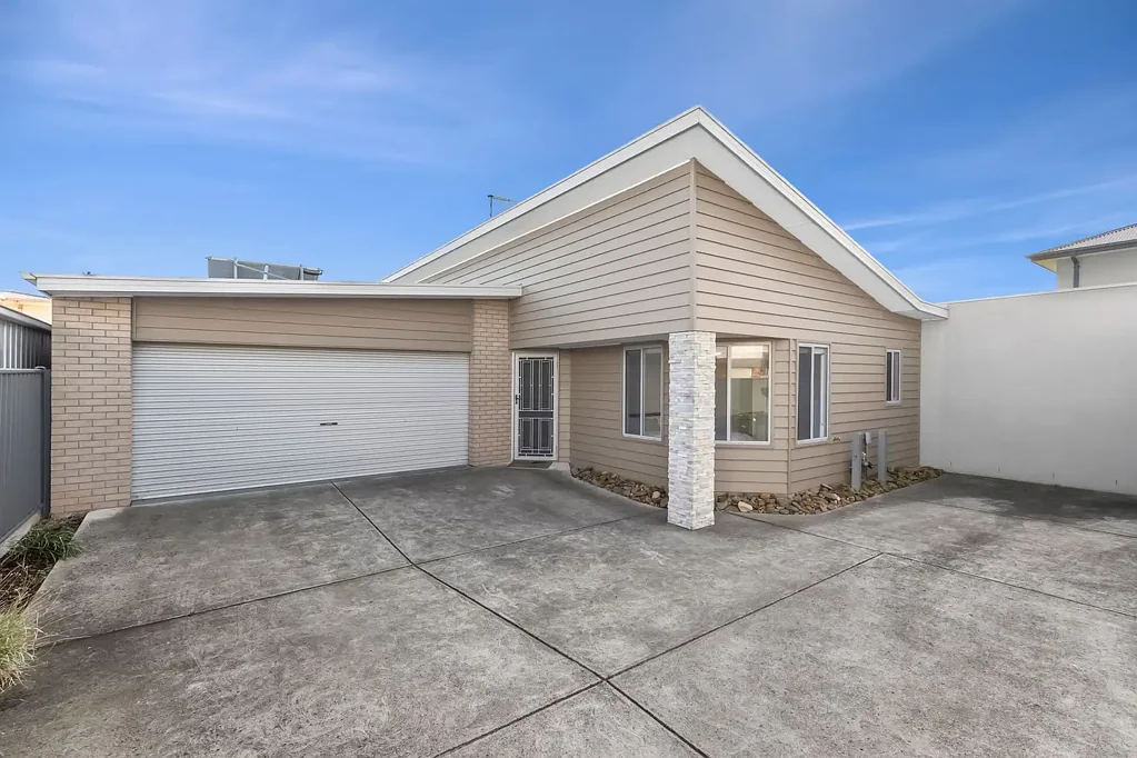 Modern Coastal Living in the Heart of St Leonards