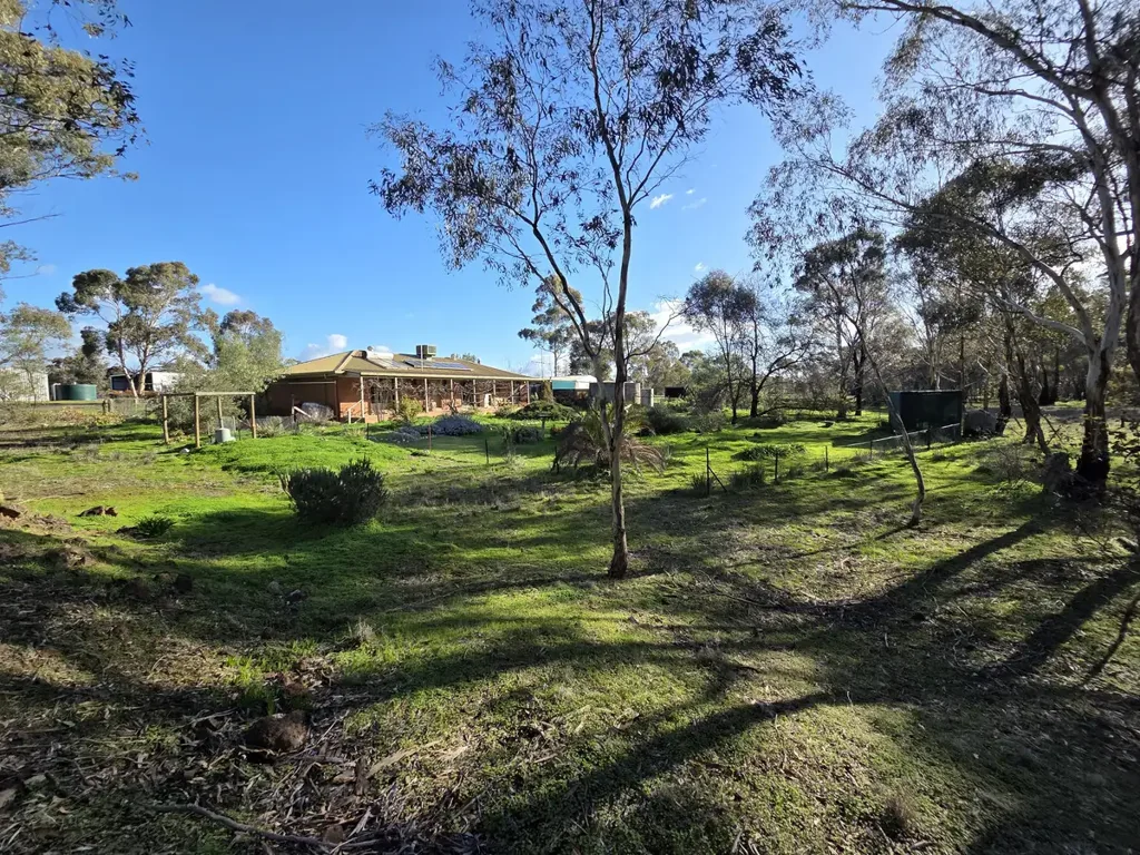 12 Miller Street, Neilborough, VIC 3570