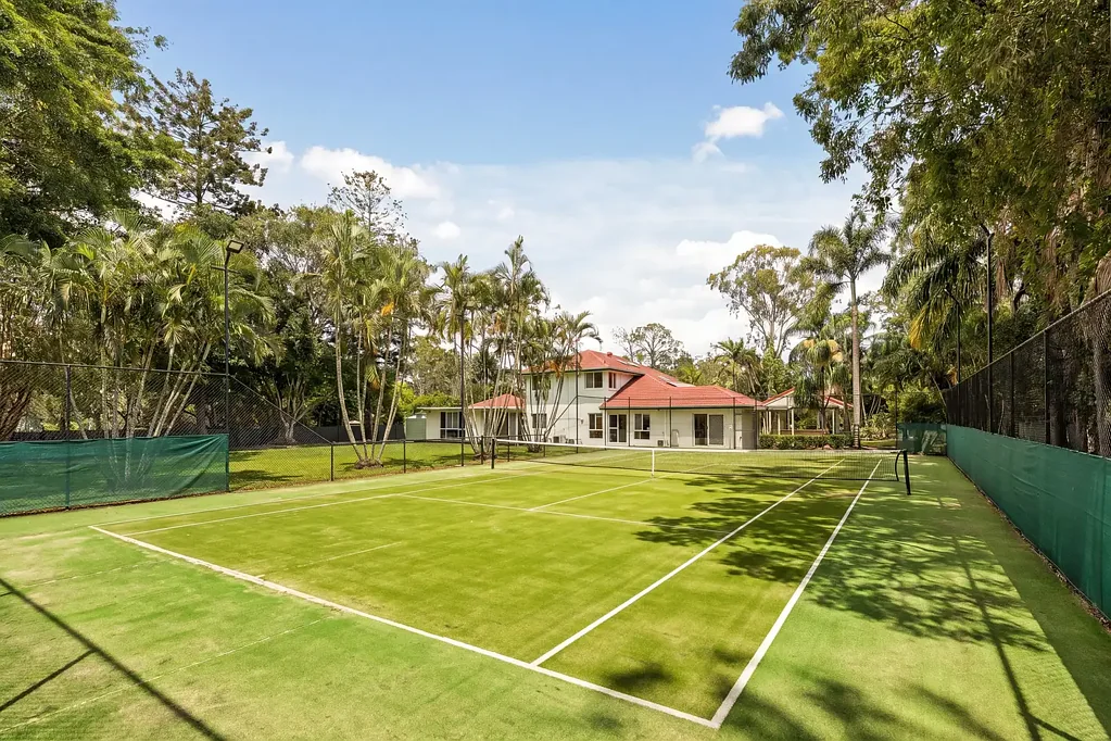 Belmont 5غرفة نوم Prestige, Privacy and an Acreage Lifestyle Estate