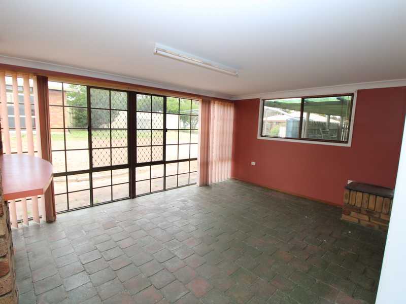 12 ROBYN ST, ROSENTHAL HEIGHTS QLD 4370, 0 غرف, 0 حمامات, House