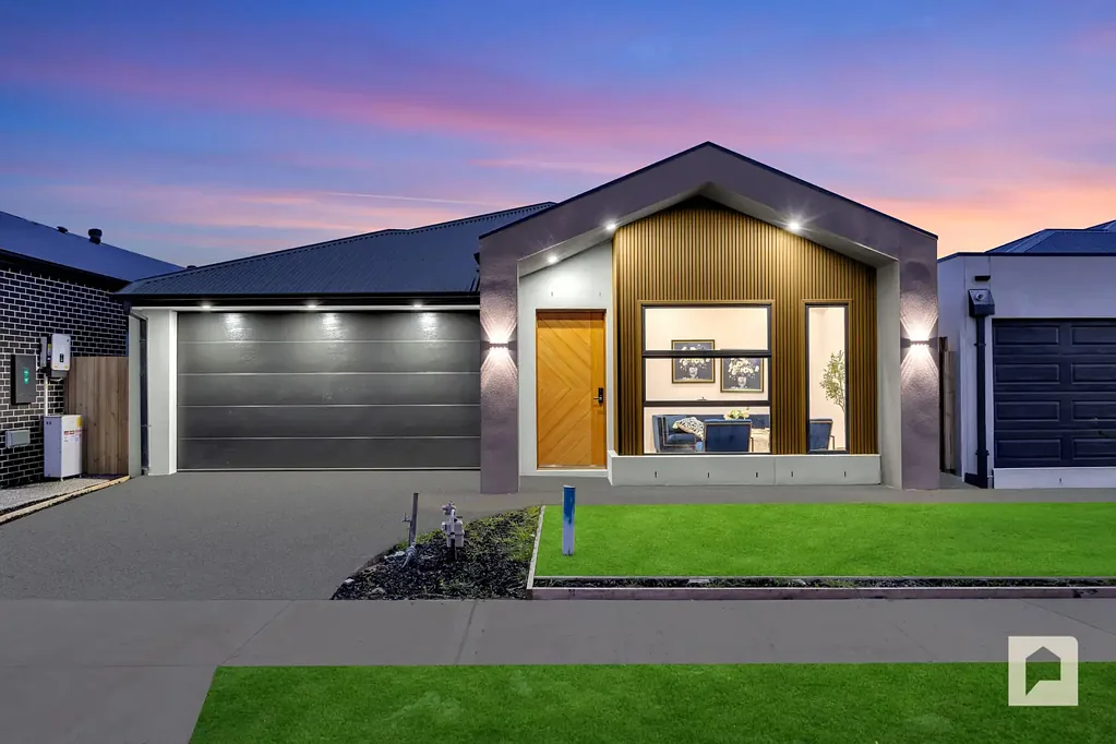 Bonnie Brook 4房 双主卧。斜屋顶天花板。精致生活。 Double Master. Raked Ceilings. Refined Living.