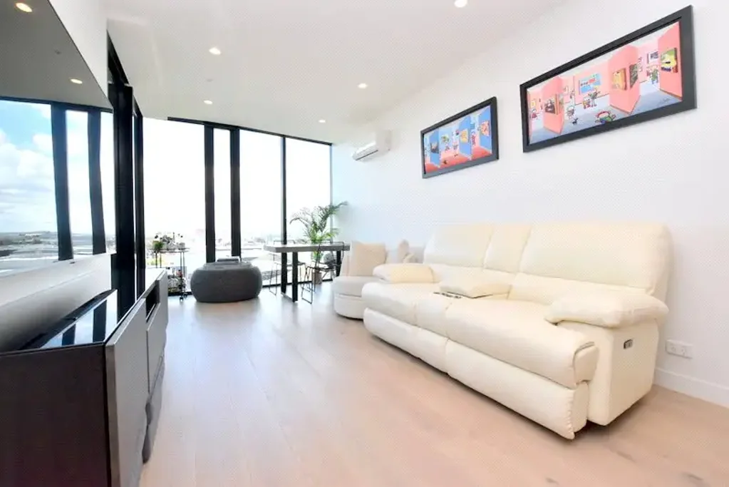 Unfurnished 2-Bedroom Apartment in Resort Style complex!
