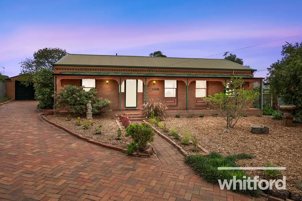 Grovedale 4Zimmer Dual living in court location