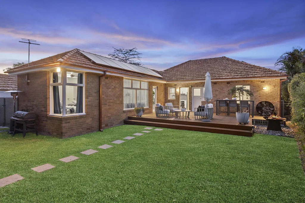 Lane Cove 3房  Immaculate family gem on a prime level block
