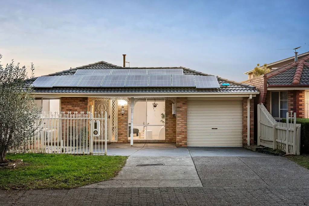 8 Dowding Close, Fawkner, VIC 3060