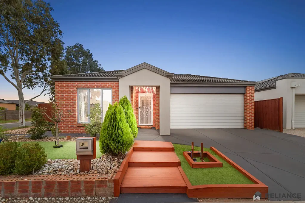 Weir Views 4Kwarto Modern Family Living in Prime Weir Views Location!