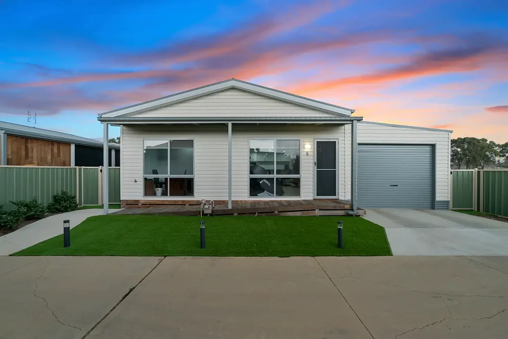 Tocumwal 2chambre As-New Home in Murray Haven Retirement Community