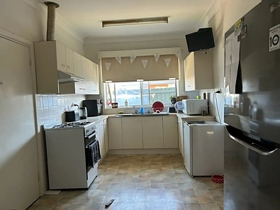 地址保密, Lalor, VIC 3075, 3房, 2浴, House