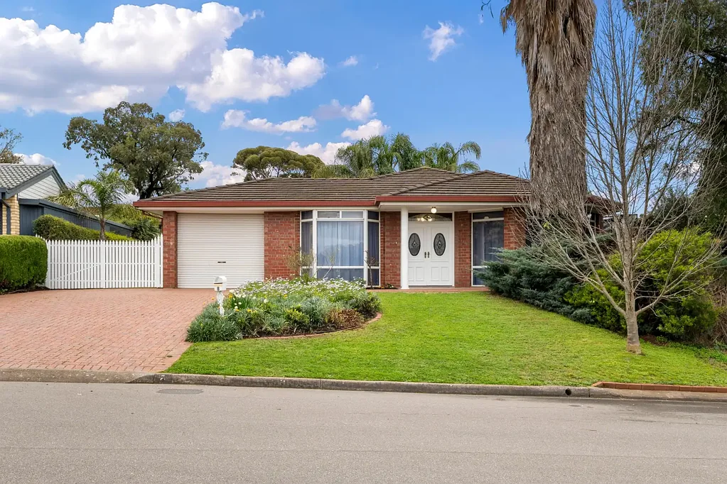 Modbury North 3 Slaapkamer Big-Block Family Flexibility with a Serious Bonus Out Back.