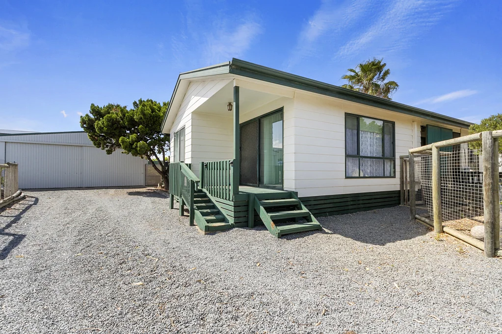 4 Tern Crescent, Thompson Beach, SA 5501