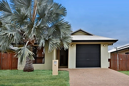 74 Estuary Parade, Douglas