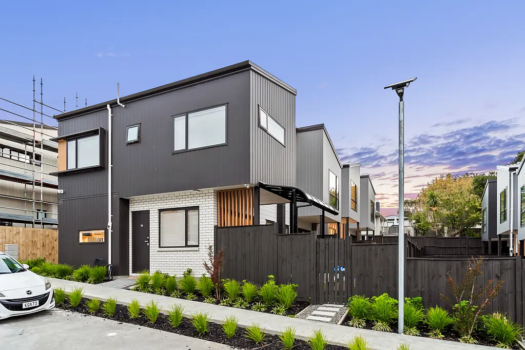 Glen Eden 3कमरा Selling Fast! Move In Before the Year Ends