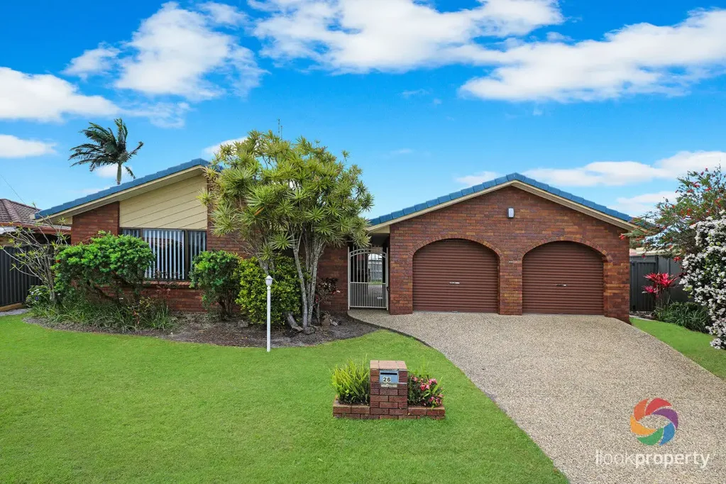Parrearra 3ਬੈੱਡਰੂਮ Renovated Family Home with Pool in Sought-After Kawana Waters