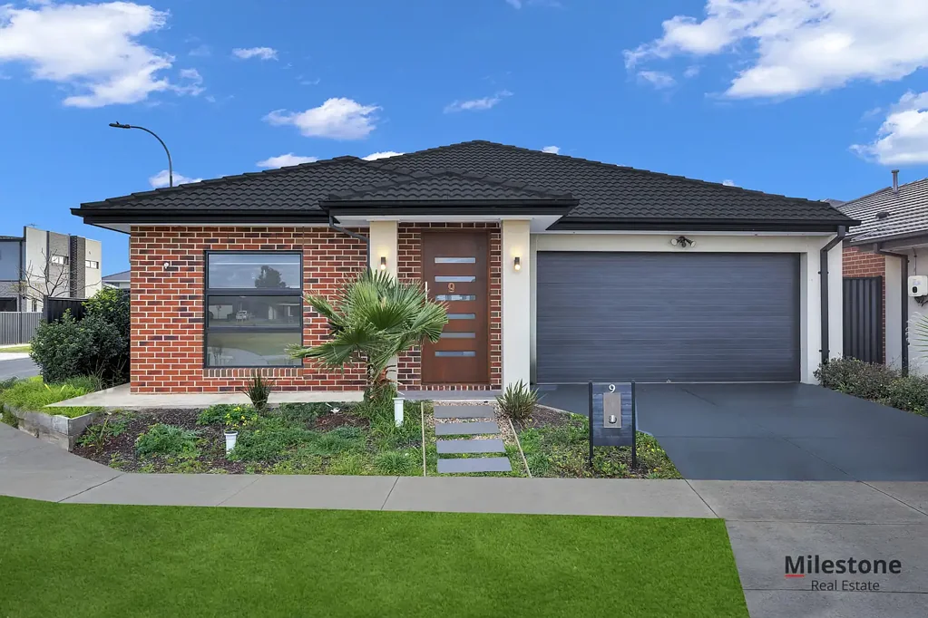Stylish Family Home with Refrigerated Heating & Cooling and Solar Savings
