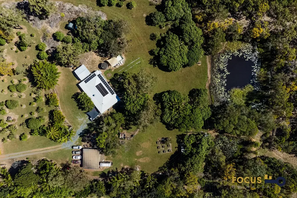 Cape Hillsborough 3 Slaapkamer CAPE HILLSBOROUGH - FAMILY HOME - 2 SHEDS - 2 DAMS - 6+ ACRES