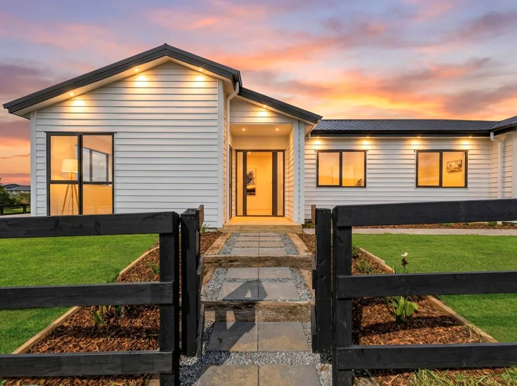 Glenbrook 4房  Vendor Says Sell–Enquiries Over $900K (CV $990K)