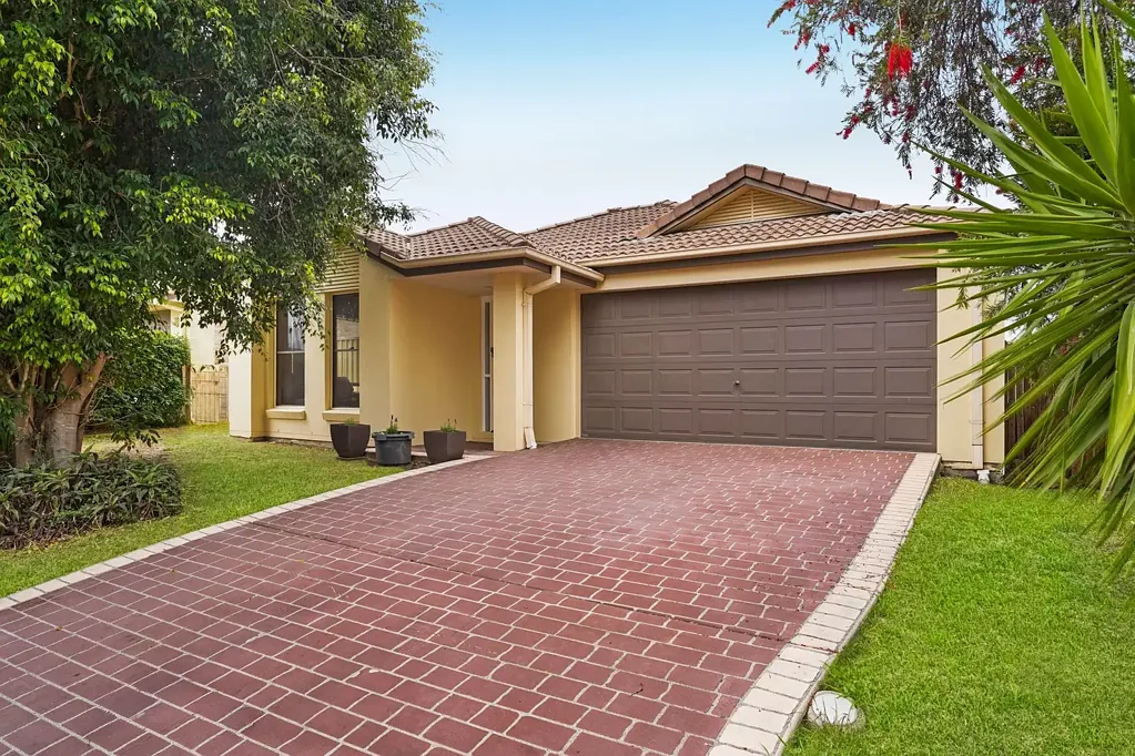 Collingwood Park 4 Slaapkamer A Premium Build Featuring Two Distinct Living Spaces