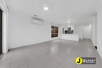19 Blackhazel Crescent, Clyde North, VIC 3978, 4 chambres, 2 salles de bain, House