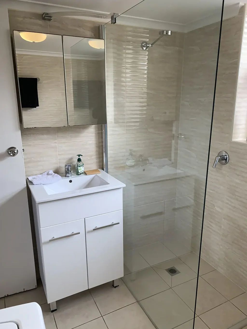 Beachfront 3 bedroom apartment
