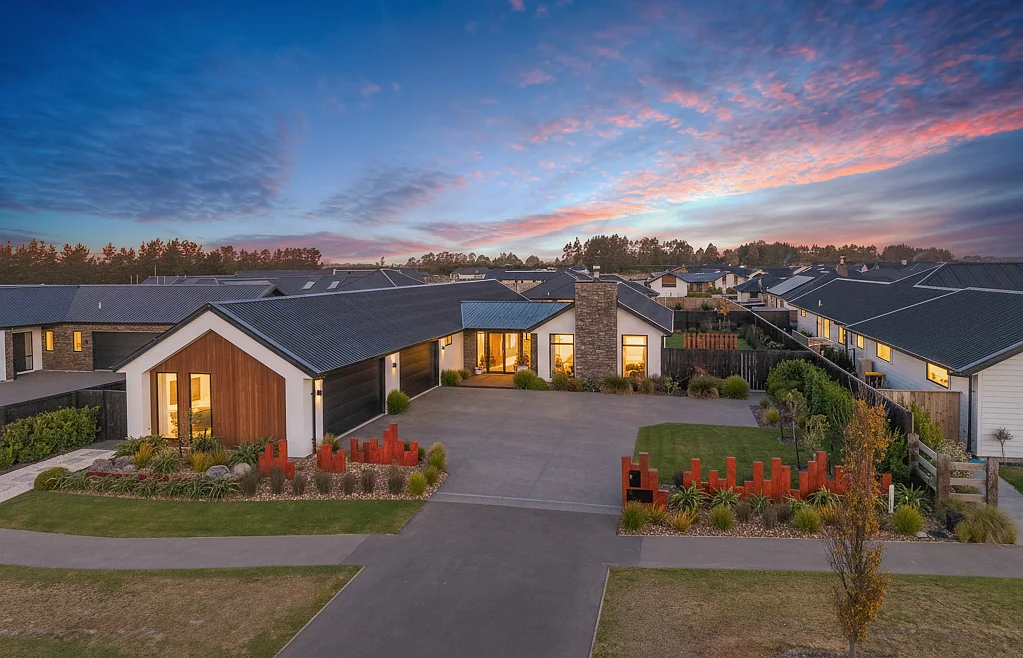 West Melton 4Moenga No Compromise Required - Stunning, but Surplus!
