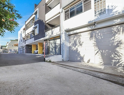 2/117 New Canterbury Road, Petersham, Inner West, 2 phòng ngủ, 1 phòng tắm, Unit