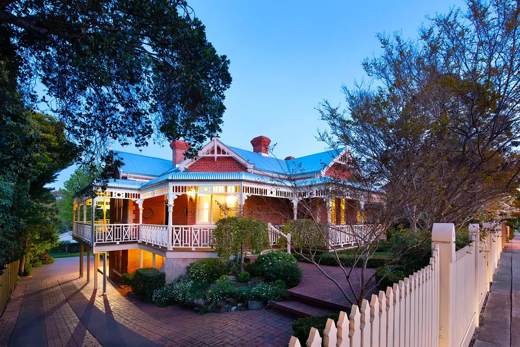 Quarry Hill 4房  Introducing 'Firenze' – An Exceptional Bendigo Period Home