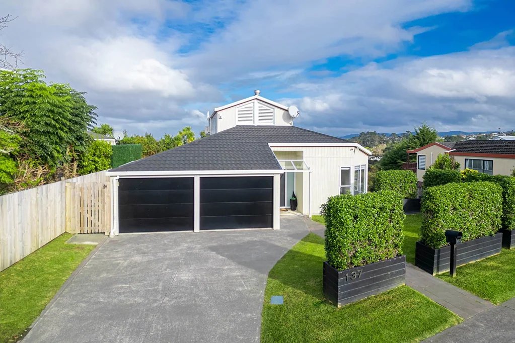 137 West Harbour Drive, West Harbour, Waitakere City, Auckland