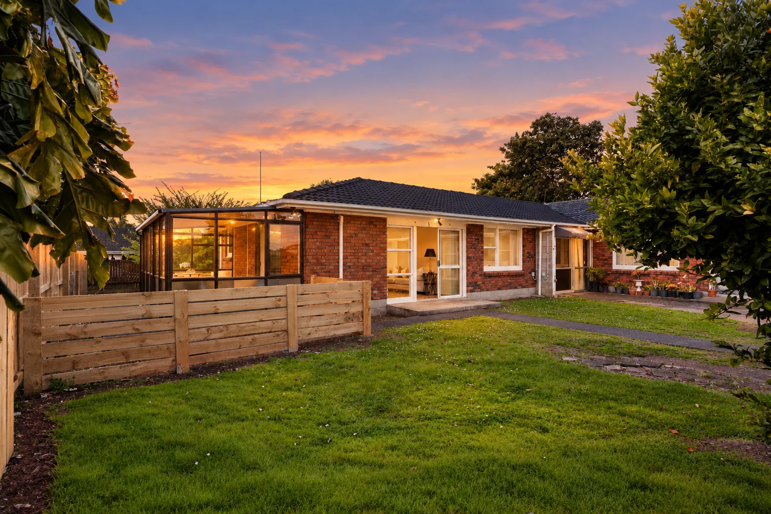 Papatoetoe 2Zimmer Golden Circle Gem - First Home or Investment