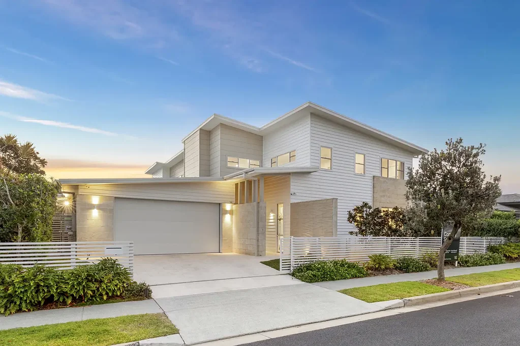 Kingscliff 5chambre Refined Luxury Family Living with Exceptional Indoor-Outdoor Connection