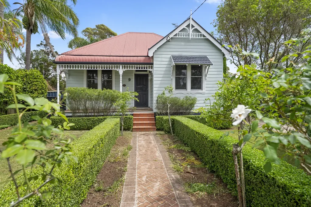 Hornsby 3ਬੈੱਡਰੂਮ Charming character home offering unbeatable buying