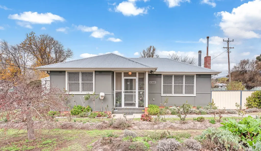 Tenterfield 3房  A Solid Investment in a Convenient Location