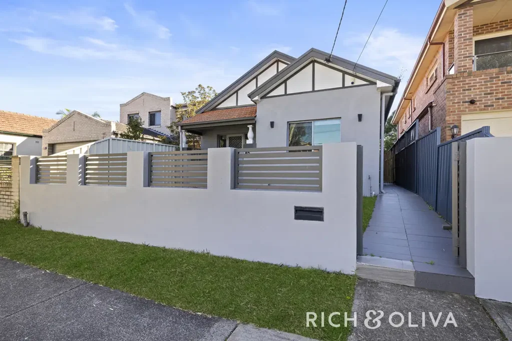 Contemporary Four-Bedroom Family Home!