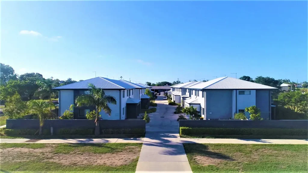 CBD 3 BEDROOM FULLY FURNISHED UNIT