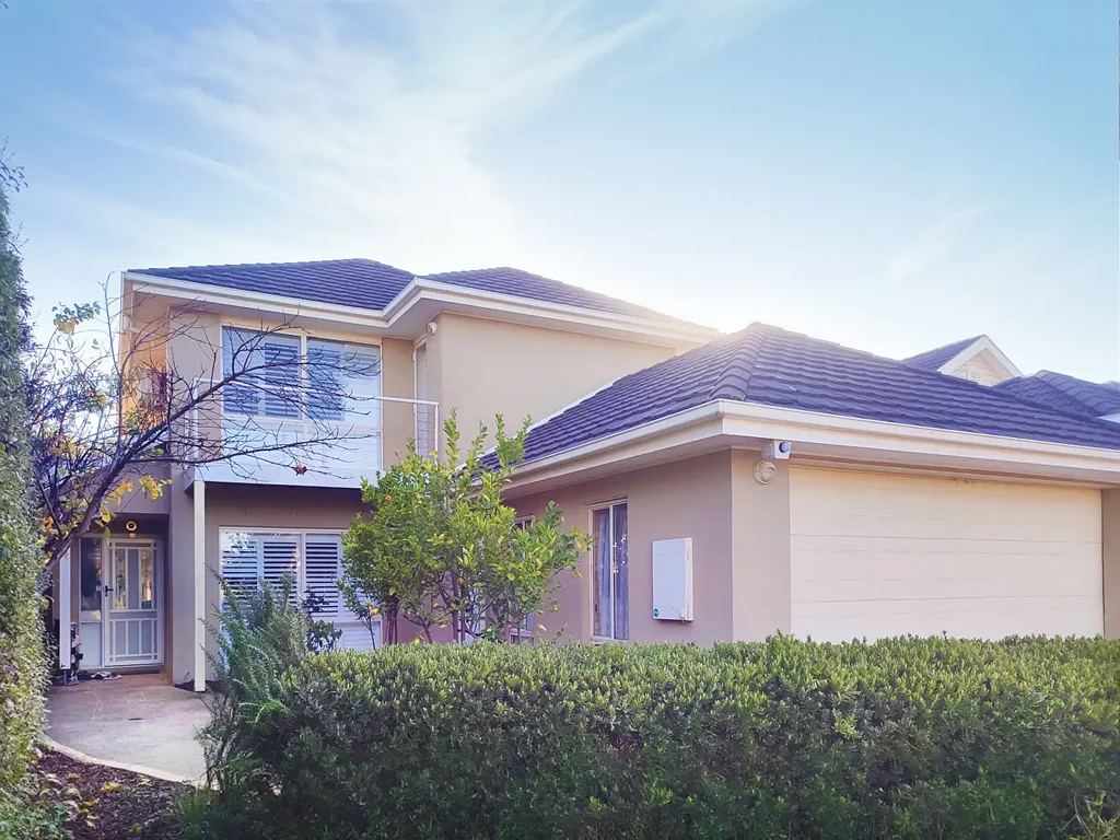 Point Cook 4ห้องนอน Stylish Park-front Living in Exclusive Sanctuary Lakes Estate
