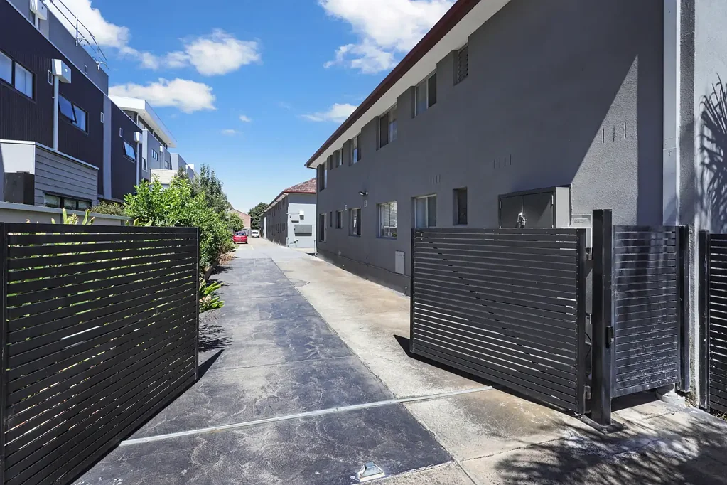 Exceptionally Maintained in a Central Location!