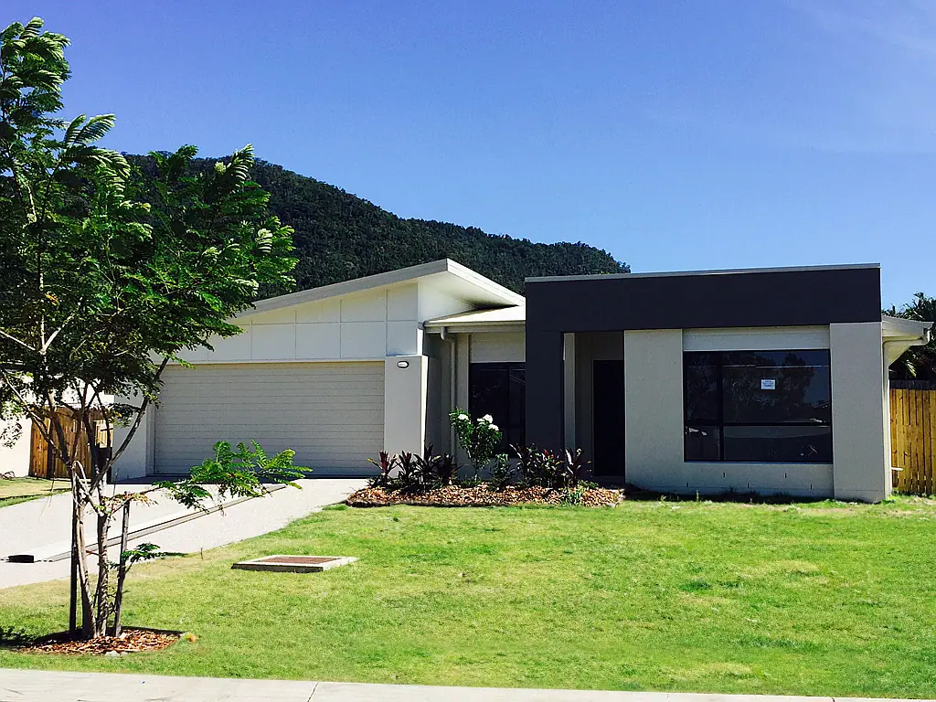 10 Olivia Street, Cannonvale, QLD 4802