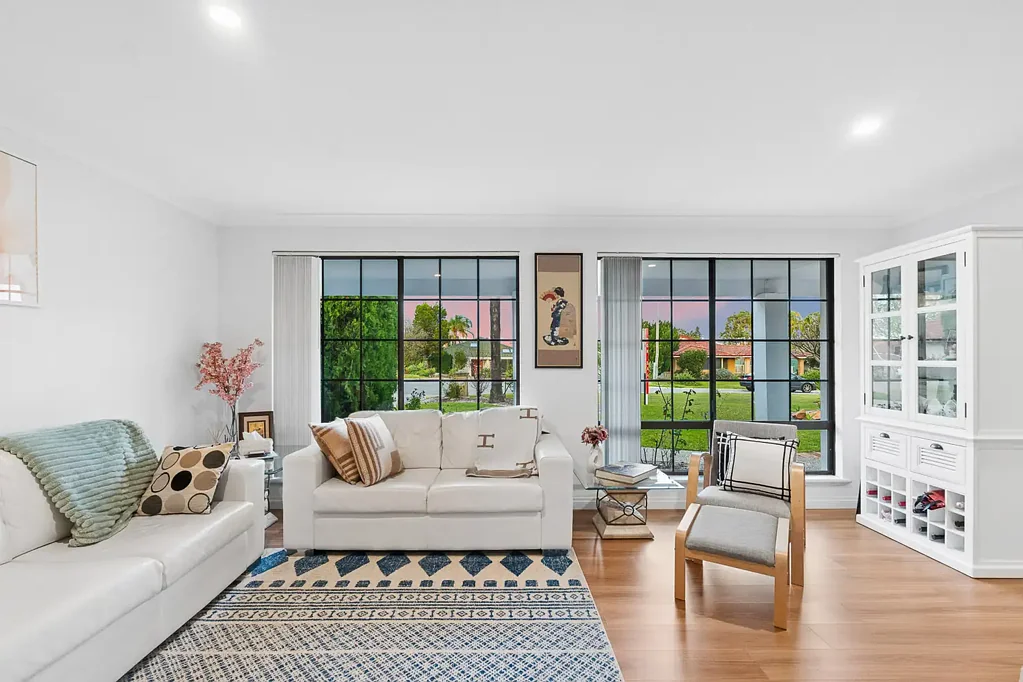 Willetton 4房  Grand Proportions, Refined Renovations & Exceptional Family Living