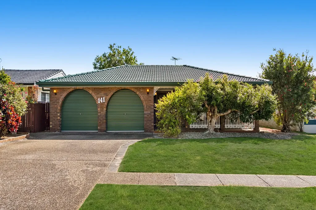 Boondall 3房 40多年来首次上市 - 带泳池的家庭住宅 First Time Offered in Over 40 Years - Family Home with Pool
