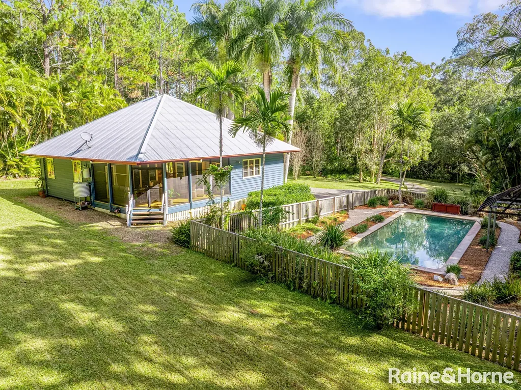 Cooroy 3Zimmer Private 4,047m² Retreat with Pool and Medium Density Zoning