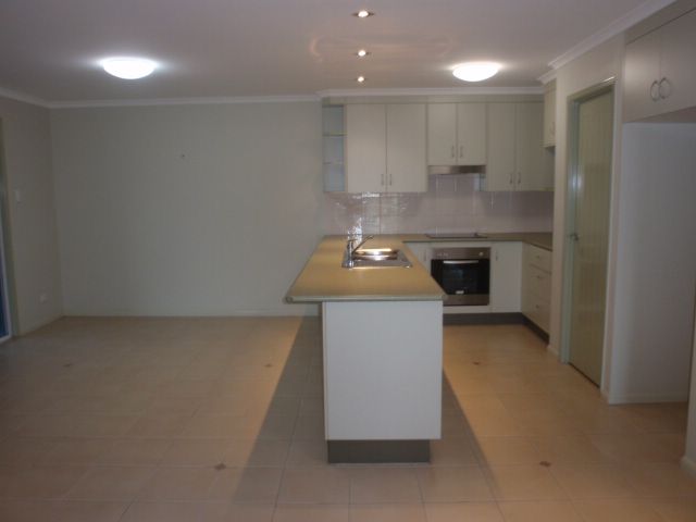 1 GRANGE CT, EMERALD QLD 4720, 0房, 0浴, Townhouse