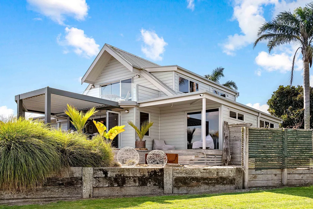 Pauanui 3 Bedroom Water views. Reserve frontage.